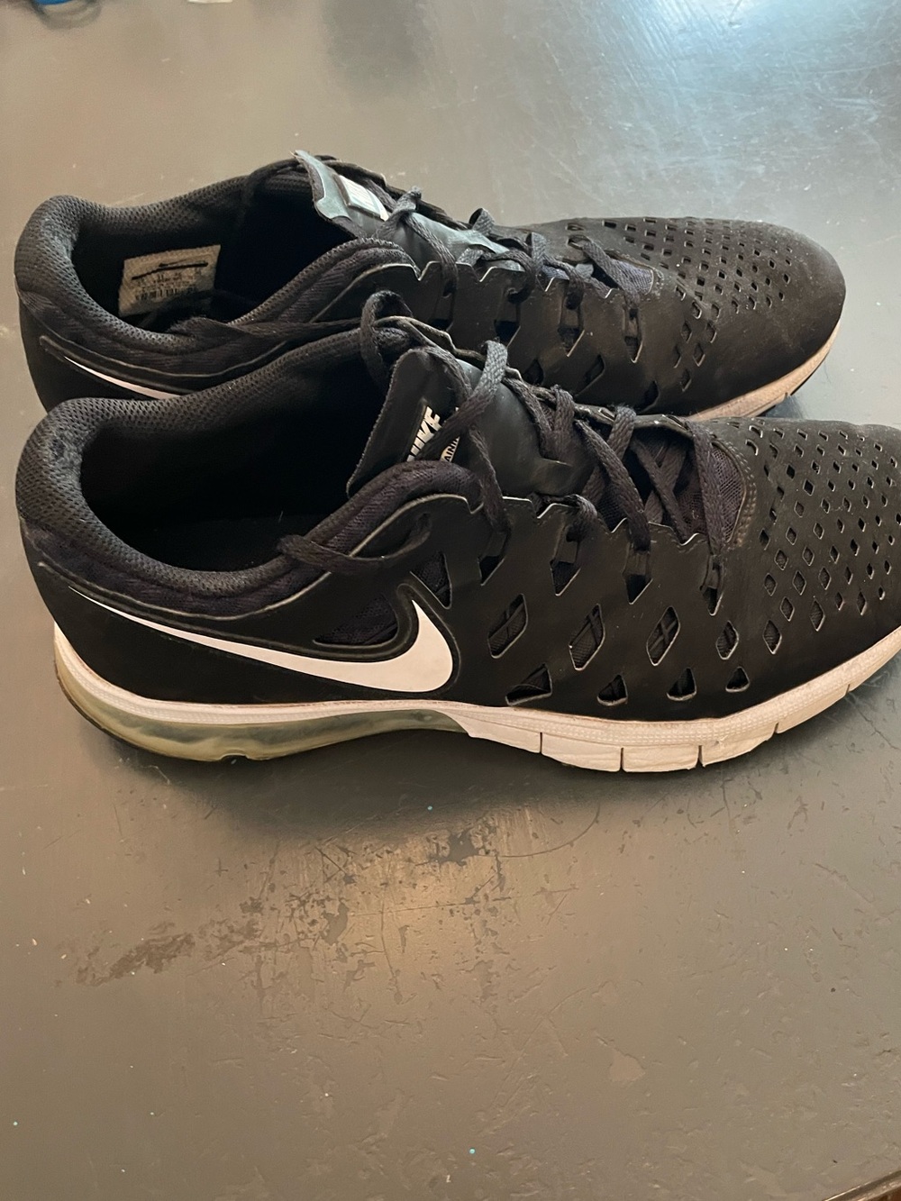 Nike Men's Black and White Athletic Trainers size 12 - Picture 4 of 6